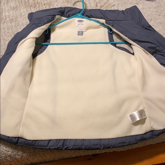 💥HOST PICK💥 11/11/20 Old Navy Girl’s Vest🥳🥳🥳 - Picture 2 of 5